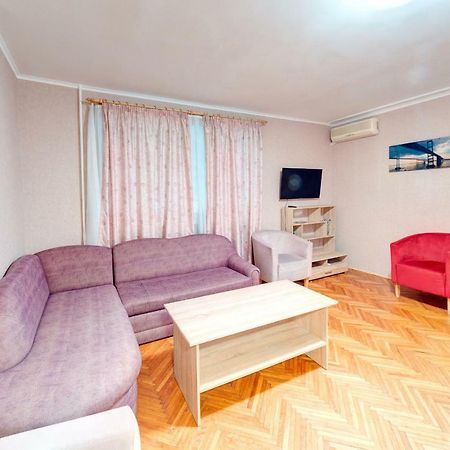 Apartments Near The Palace Of Sports Kyiv Exterior photo