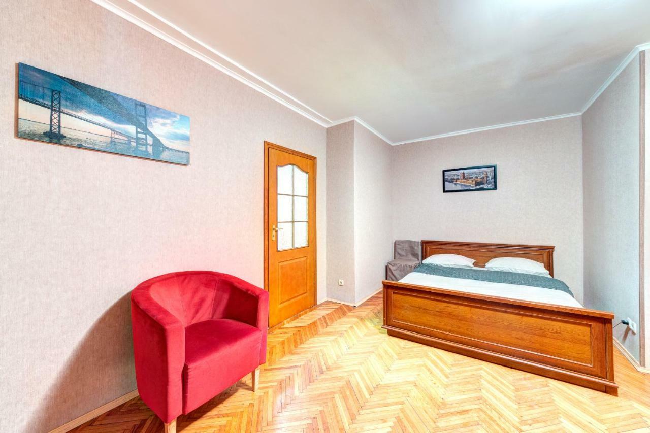Apartments Near The Palace Of Sports Kyiv Exterior photo