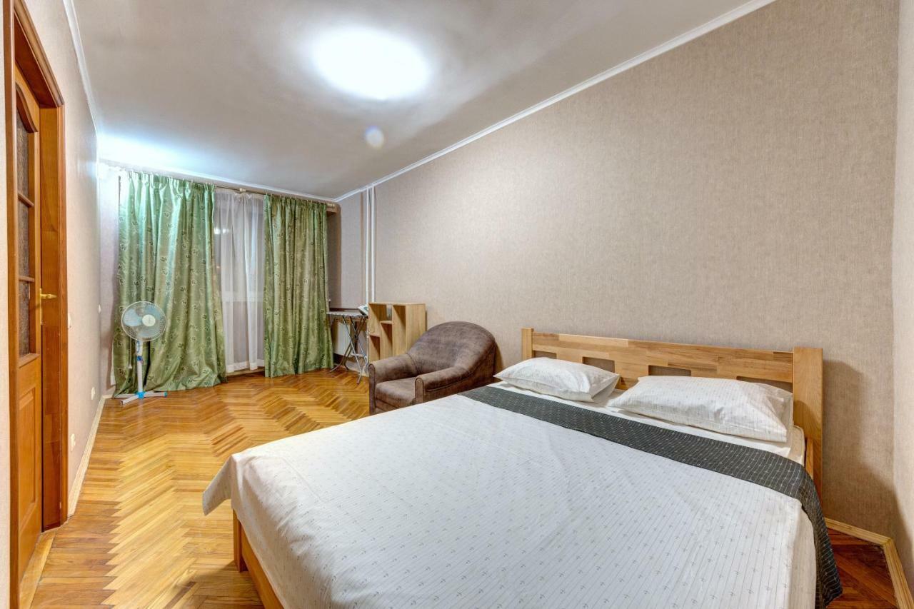 Apartments Near The Palace Of Sports Kyiv Exterior photo